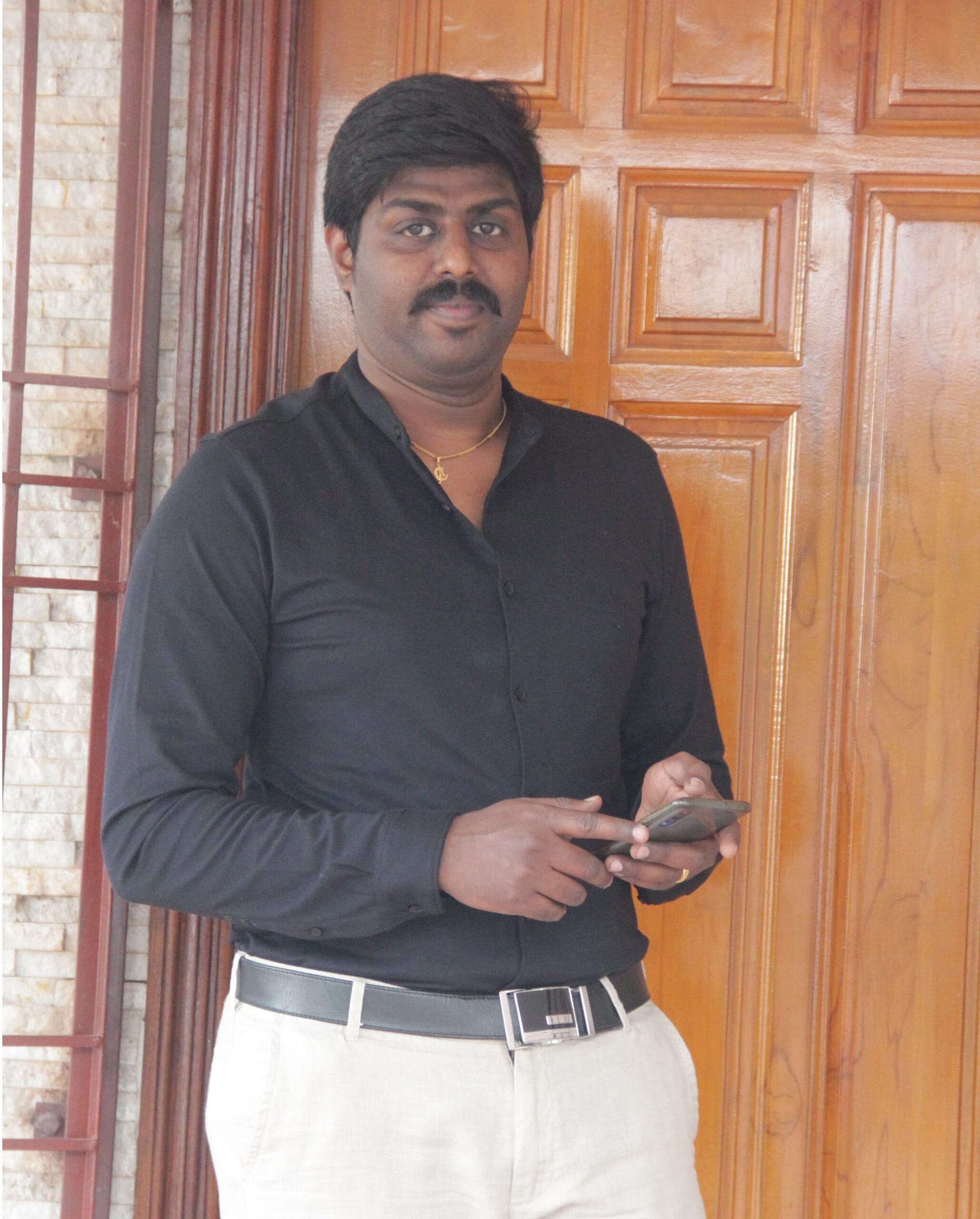 Dr. Arun, MPT Cardiopulmonary, providing cardiopulmonary rehabilitation and physiotherapy.